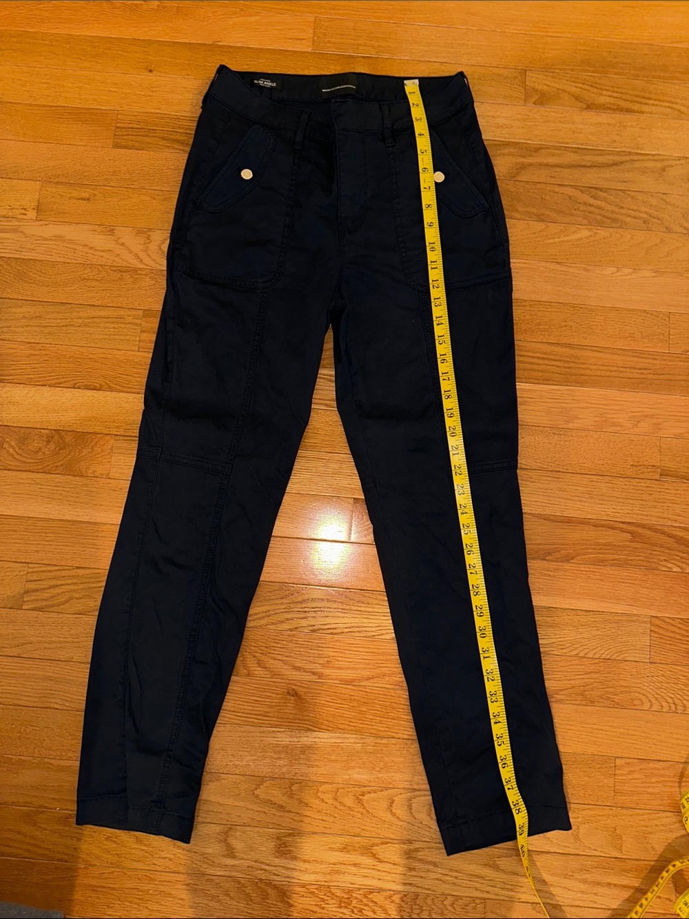 WHBM Prêt-a-jet pants in navy